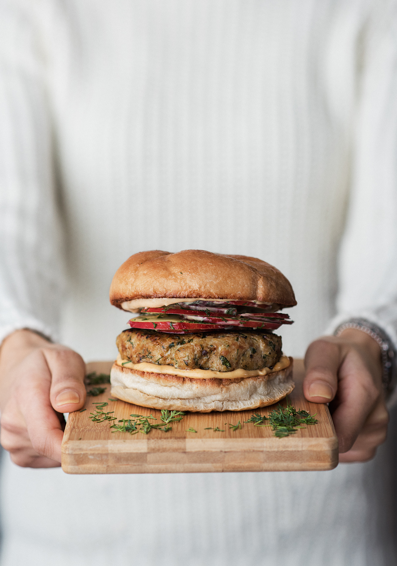 Apple, ginger, herb & curry chicken burgers - Trois fois par jour